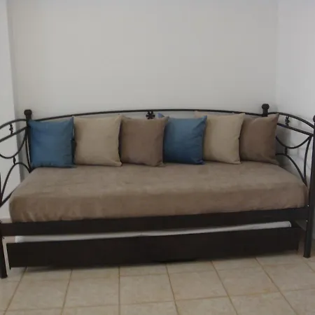 Apartment 'naxian Family