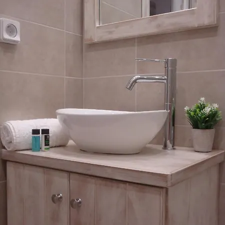 'naxian Family * Naxos City