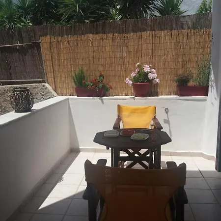 'naxian Family דירה