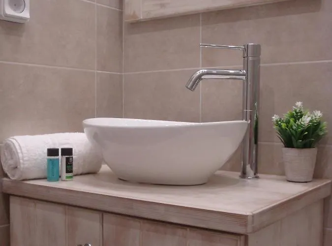 'naxian Family * Naxos City